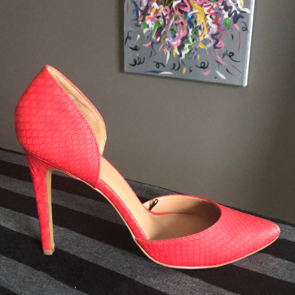 Red Express Heels - Picture 8 of 11